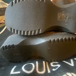 Boots closet clean